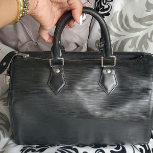 AUTHENTIC LOUIS VUITTON SPEEDY 25 EPI NOIR